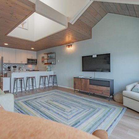 Embarcadero Resort Нюпорт Екстериор снимка