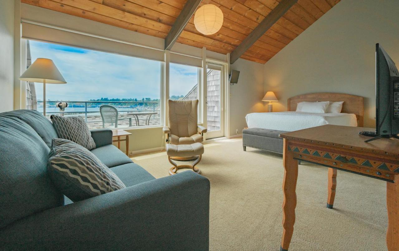 Embarcadero Resort Нюпорт Екстериор снимка