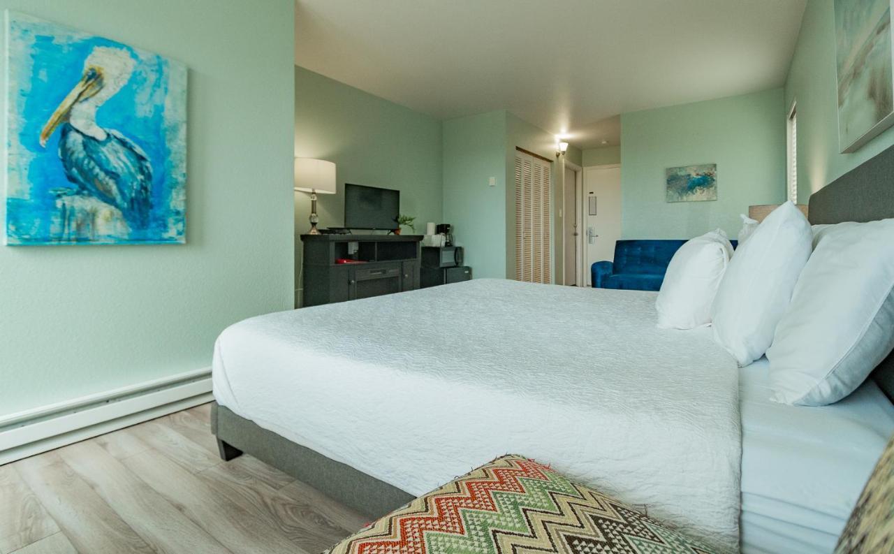 Embarcadero Resort Нюпорт Екстериор снимка